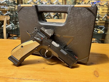 Gebruikte CZ 75 SP-01 Shadow 9x19mm incl Doctor Red-Dot