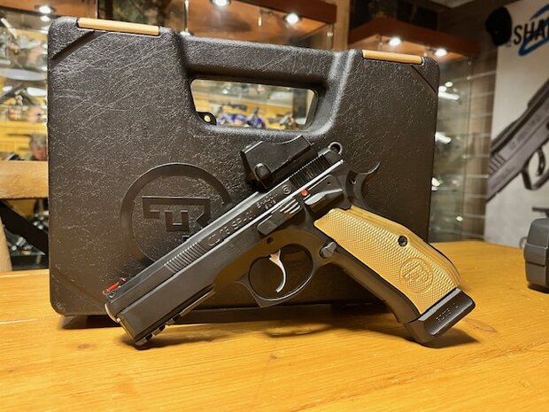 Gebruikte CZ 75 SP-01 Shadow 9x19mm incl Doctor Red-Dot